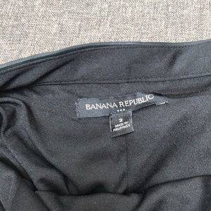 Cute black pleated BR maxi skirt size 2